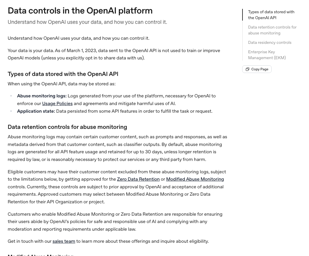 OpenAI 개발자 문서의 데이터 관리 페이지. 남용 모니터링 로그와 애플리케이션 상태의 구분, 제로 데이터 리텐션과 수정된 남용 모니터링 설정이 설명되어 있다